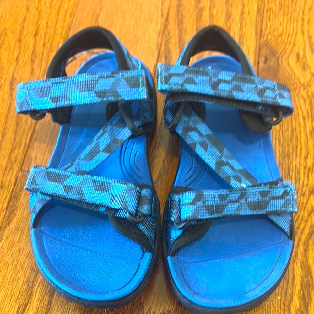 Boys blue sandals size 11 Northside